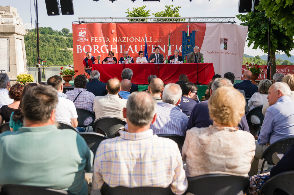 Festa Nazionale Borghi Autentici Pietralunga 2014 convegno manifesto 