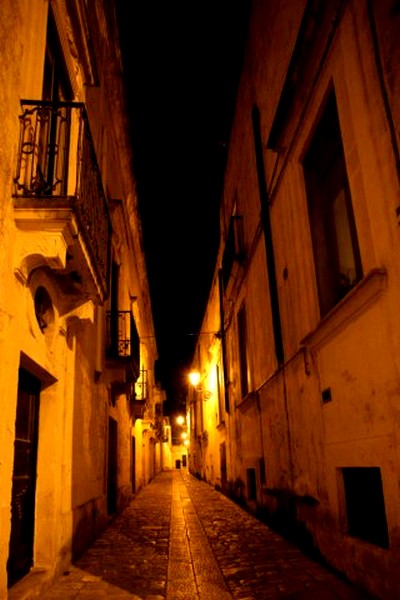 Poggiardo scorcio notturno