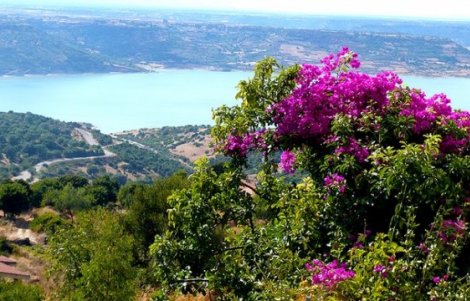 Sorradile - panoramica - sul - lago - Omodeo