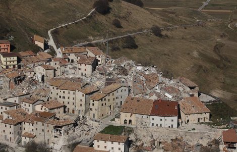 Terremoto centro Italia foto dall'alto a cura della Protezione Civile