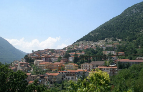 borgo autentico di capistrello abruzzo presentazione manifesto 