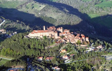 Il Borgo di Monte Santa Maria Tiberina visto dall'Alto
