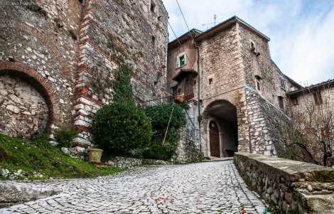 rocca di botte ospita la dodicesima edizione del premio hombres itinerante