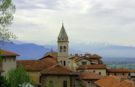 saluzzo, a spasso con l'autore per la giornata nazionale borghi autentici