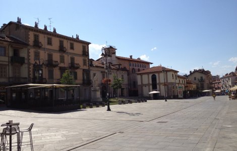 saluzzo piemonte, via pellico, presentazione del libro combattere in valle varaita di pietro balbo