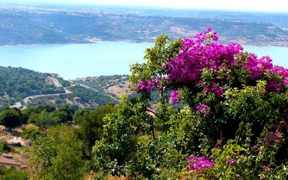 Sorradile - panoramica - sul - lago - Omodeo