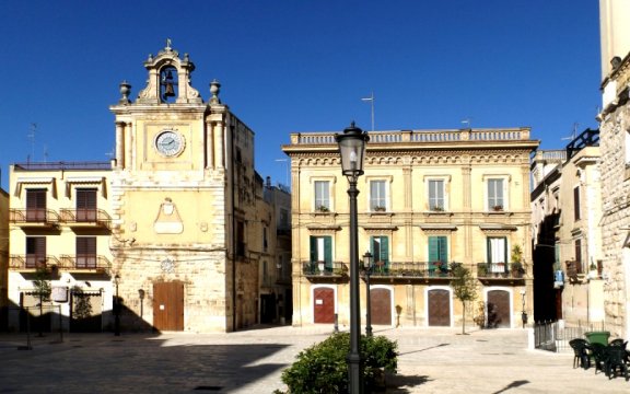 Piazza dei Martiri da sud, Acquaviva delle Fonti