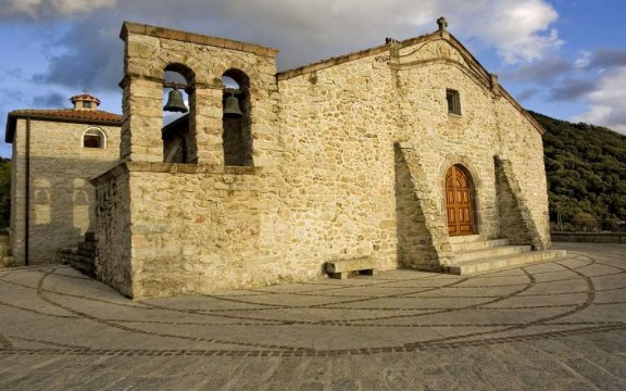 Olzai-chiesa-Santa_Barbara-foto-D.Tore