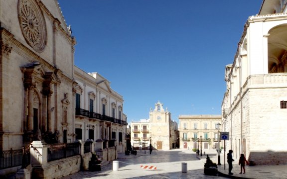 Piazza Dei Martiri del 1799 da Sud, Acquaviva delle Fonti