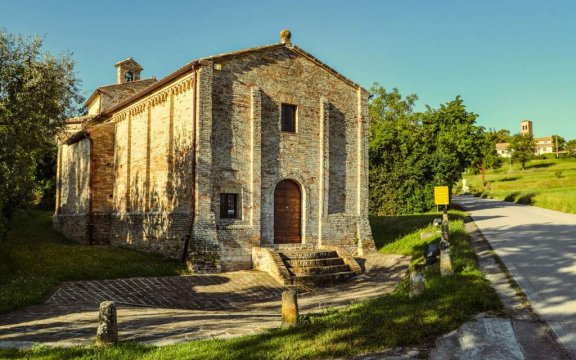 Monteleone-di-Fermo-Chiesa-della-Misericordia