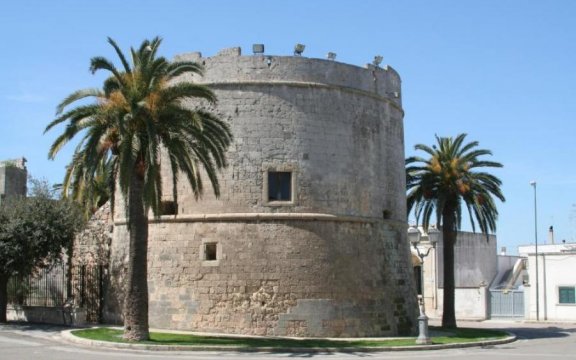 Nei sabati d'estate, aperitivo di benvenuto ai turisti