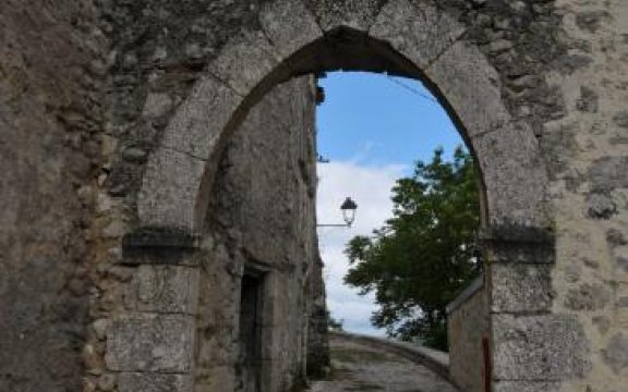 Aielli, Porta Montanara