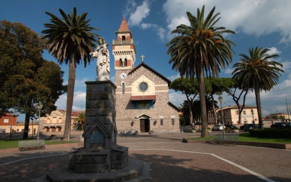 Arborea-Piazza-MariaAusiliatrice-foto-Virgilio-Alfano