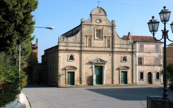 Carassai-Chiesa-Santa-Maria-del-Buon-Gesu'