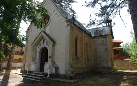 Casali-del-Manco-Chiesa