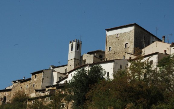 Castelvecchio-Subequo-facciate-foto-Giuseppe-Cera
