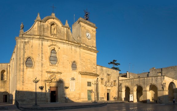 Piazza e Chiesa di San Giorgio a Melpignano
