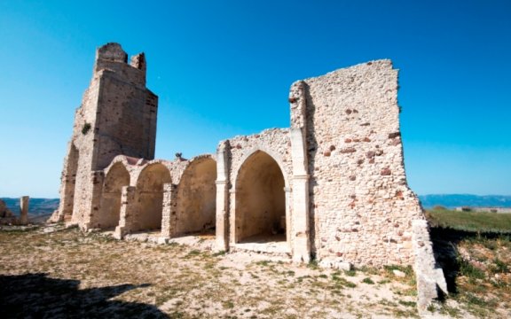 Chiaramonti-rovine-castello-e-antica-parrocchiale-san-matteo