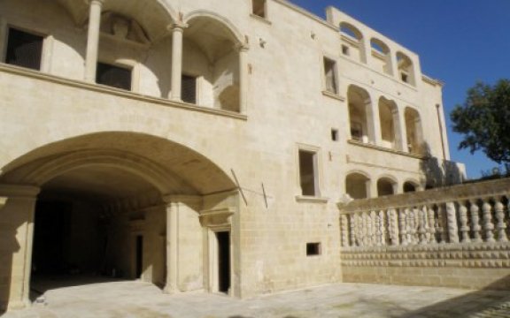 Ingresso del palazzo marchesale di Melpignano
