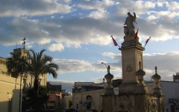 Monumento di San Lorenzo Lizzanello di Lupiae - Wikimedia
