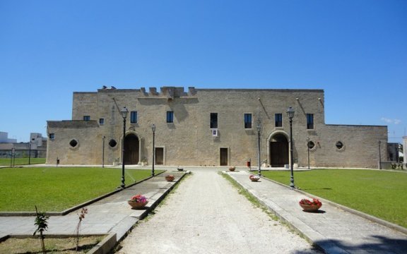 Collepasso-Palazzo baronale