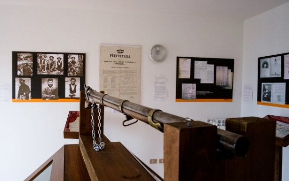 particolare della sala del brigantaggio di palazzo colelli. Sante Marie.Abruzzo