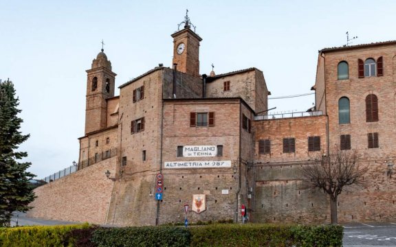 Magliano-di-Tenna-piazzale-Fidanza