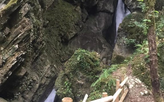 Rotonda-cascata-del-Paraturo