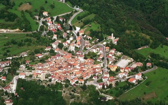 Rezzago-panoramica-aerea