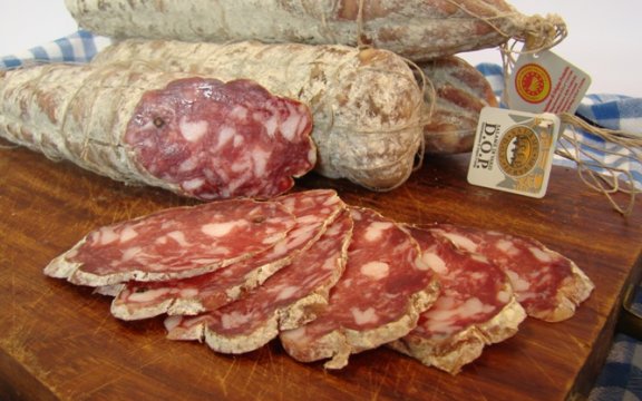 salame-di-varzi-Montesegale-comunita-del-cibo-buono-e-autentico