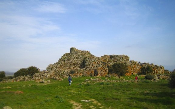 Orroli_Sardenya1 166 di Galazan – Nuraghe Arrabiu – Wikimedia