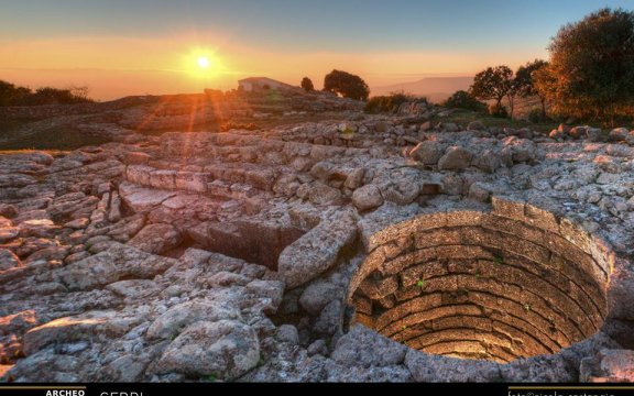 pagina FB di Santa-Vittoria-Acropoli-Nuragica-Serri-Il-pozzo-sacro-ArcheoFotoSardegna