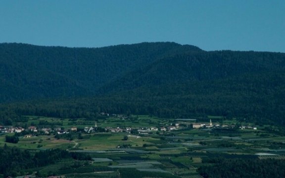 sfruz trento panorama montagne nuovo borgo autentico rete bai trentino