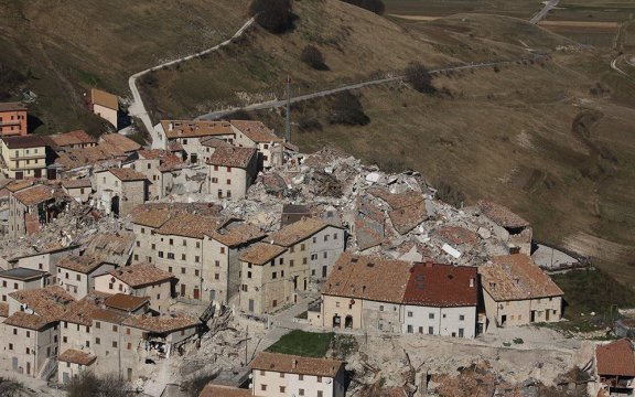 Terremoto centro Italia foto dall'alto a cura della Protezione Civile