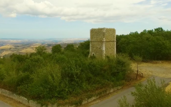 Torrione-merlato-Casalvecchio di Puglia