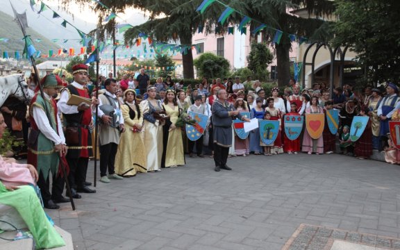 Tramonti-corteo storico