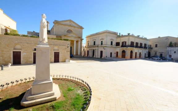 Ugento-piazza-san-vincenzo-foto-roberto-rocca