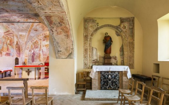 affreschi_chiesa-dei-santi-cosma-e-damiano-rezzago-ph.triangololariano.it