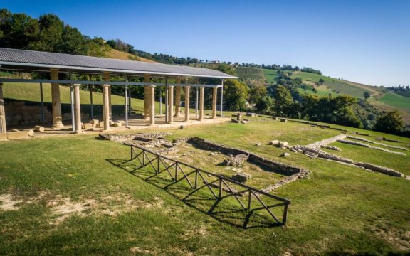 Monte-Rinaldo-area-archeologica-la-cuma-prospettiva