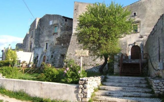 Castalvecchio Calvisio