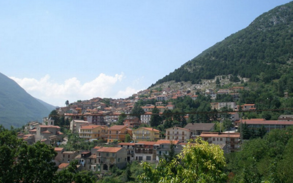 borgo autentico di capistrello abruzzo presentazione manifesto 