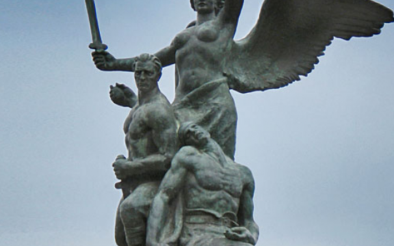 Cassano_delle_Murge_monumento_ai_caduti