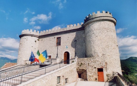 castello_oricola_borghi_autentici_italia_abruzzo