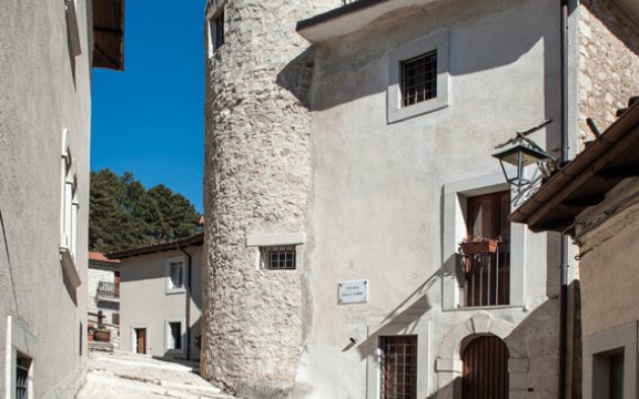 centro-storico-villetta-barrea-borghi-autentici-italia-abruzzo 