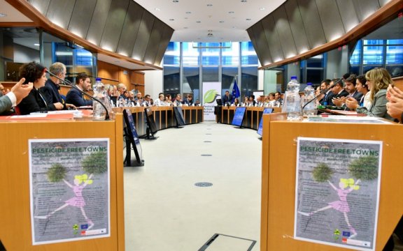 Citta-libere-dai-pesticidi-Parlamento-Europeo-dichiarazione-congiunta