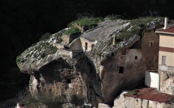 Sedini-domus-de-janas-museo