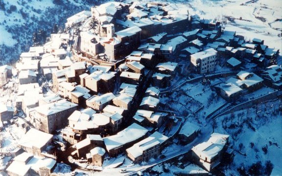 oricola_borgo_innevato_borghi_autentici