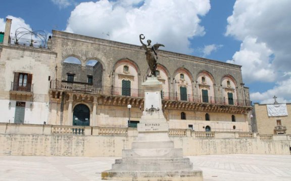 Ruffano-Palazzo-Villani-Vittoria-alata