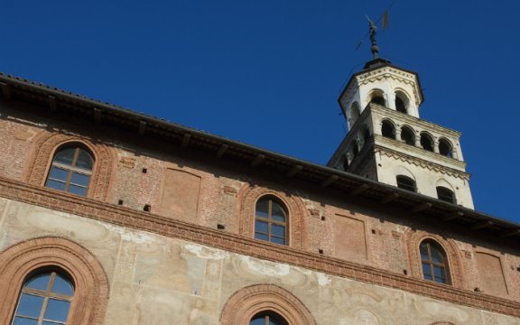 borgo autentico di saluzzo, un libro per tè