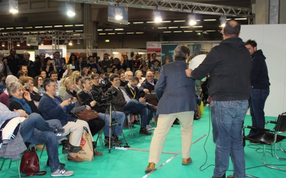 amplificazione-gruppo-Fonarà-stand-Milano